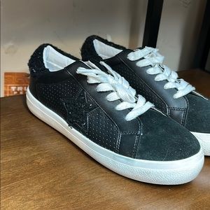 Steve Madden tennis shoes